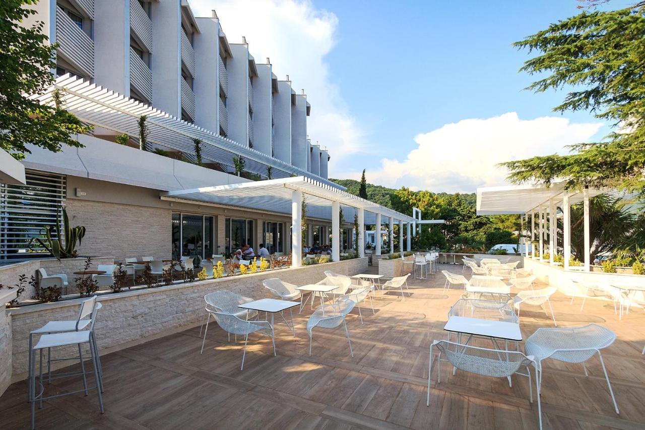 Carine Hotel Delfin Bijela Esterno foto